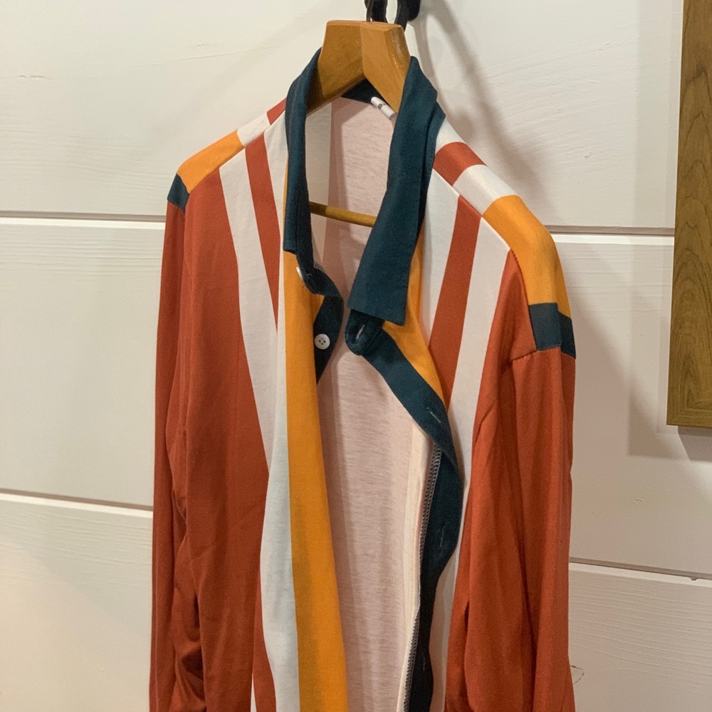 T-shirt button down